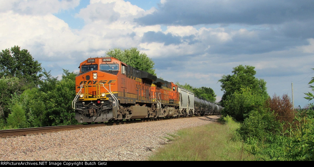 BNSF 3705 leads an oil can....